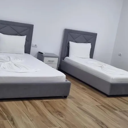 Aria Πανσιόν 3*